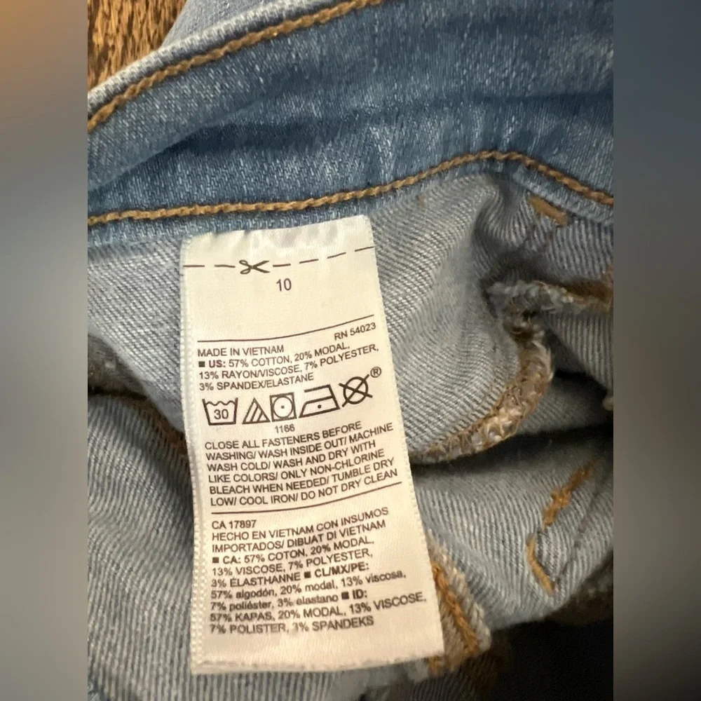 Old Navy trendy light